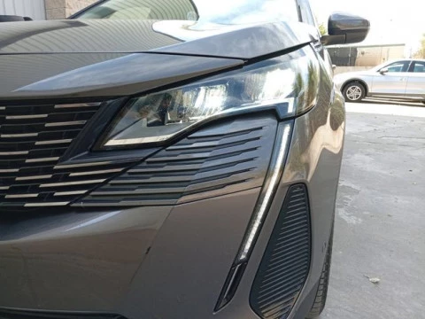 Peugeot 3008 Hybrid 225 e-EAT8 Allure
