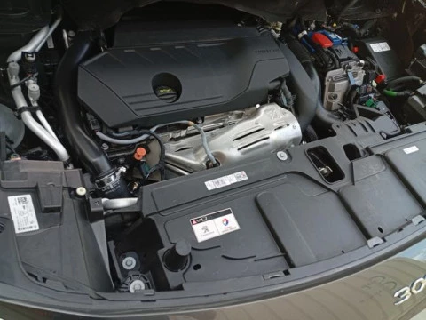 Peugeot 3008 Hybrid 225 e-EAT8 Allure