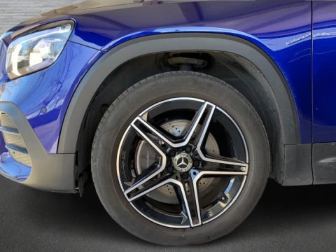 Mercedes-Benz GLB  200 d