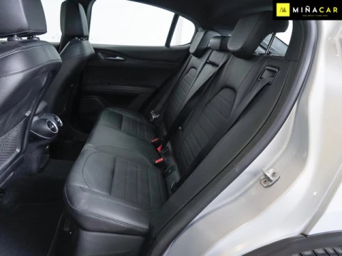 Alfa Romeo Stelvio 2.2 Diesel Sprint RWD 118 kW (160 CV)