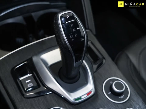 Alfa Romeo Stelvio 2.2 Diesel Sprint RWD 118 kW (160 CV)