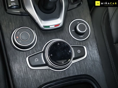 Alfa Romeo Stelvio 2.2 Diesel Sprint RWD 118 kW (160 CV)