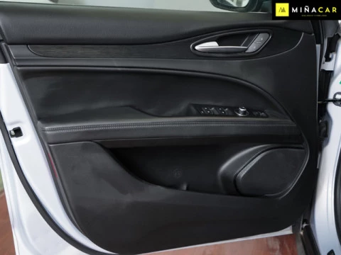 Alfa Romeo Stelvio 2.2 Diesel Sprint RWD 118 kW (160 CV)