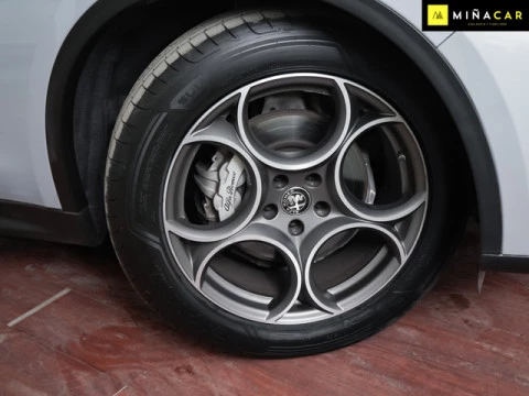 Alfa Romeo Stelvio 2.2 Diesel Sprint RWD 118 kW (160 CV)