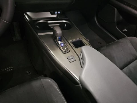 Lexus UX 2.0 300h UX Plus