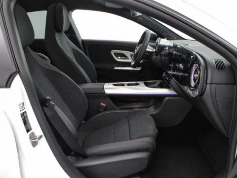 Mercedes-Benz CLA 1.5 CLA 220 MHEV DCT 190 4P