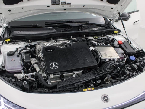 Mercedes-Benz CLA 1.5 CLA 220 MHEV DCT 190 4P