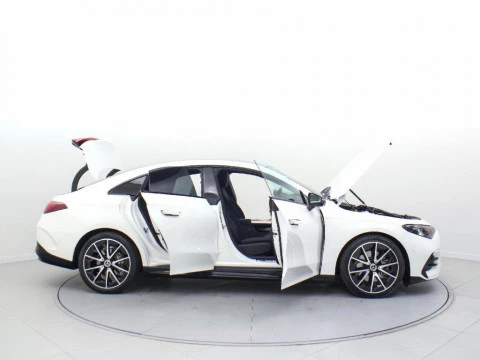 Mercedes-Benz CLA 1.5 CLA 220 MHEV DCT 190 4P