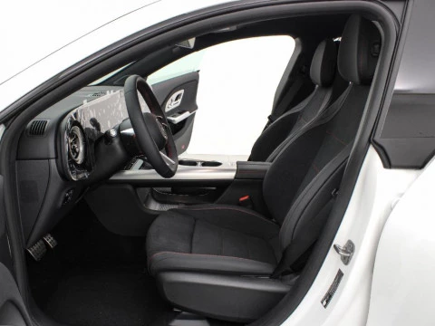 Mercedes-Benz CLA 1.5 CLA 220 MHEV DCT 190 4P