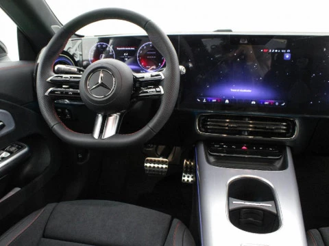 Mercedes-Benz CLA 1.5 CLA 220 MHEV DCT 190 4P