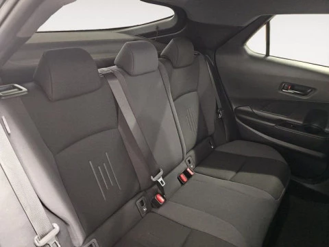 Toyota C-HR Advance Hybrid 140