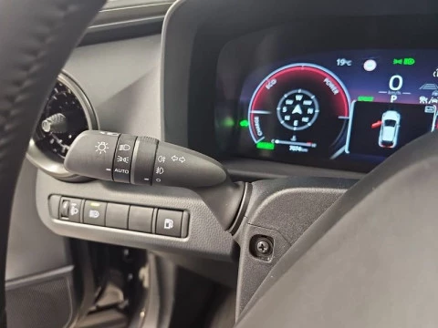 Toyota C-HR Advance Hybrid 140