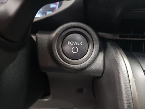 Toyota C-HR Advance Hybrid 140