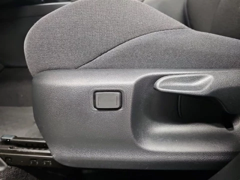 Toyota C-HR Advance Hybrid 140