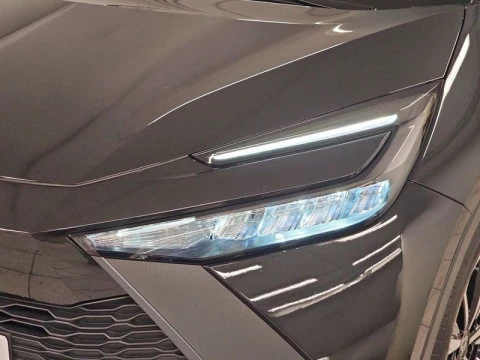 Toyota C-HR Advance Hybrid 140