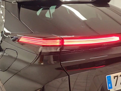 Toyota C-HR Advance Hybrid 140