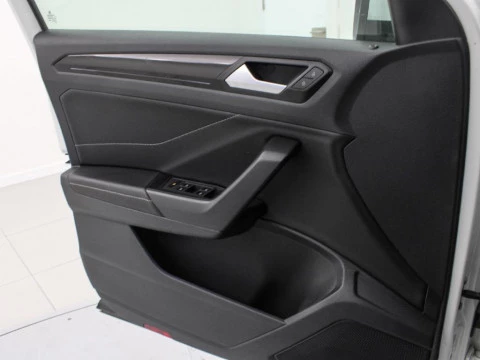 Volkswagen T-Roc R LINE 1.5 TSI 110 KW(150 CV) AUTOMATICO DSG 7 VEL.