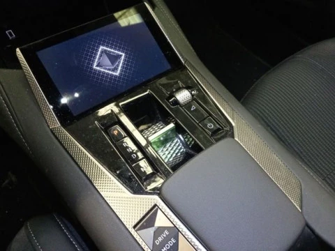 DS 4 BlueHDi 96kW auto. Étoile Alcantara@