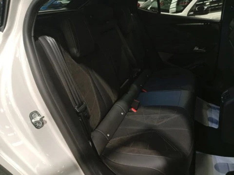 DS 4 BlueHDi 96kW auto. Étoile Alcantara@