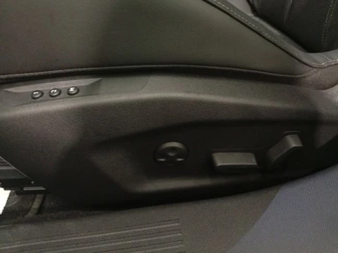 DS 4 BlueHDi 96kW auto. Étoile Alcantara@