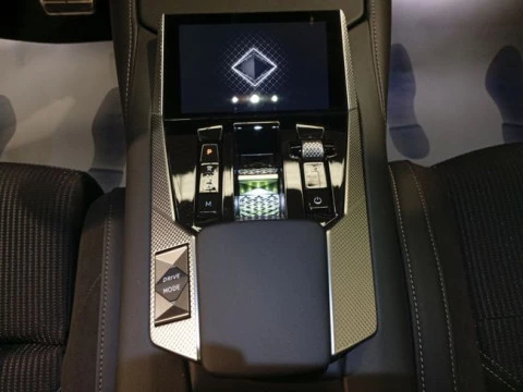 DS 4 BlueHDi 96kW auto. Étoile Alcantara@