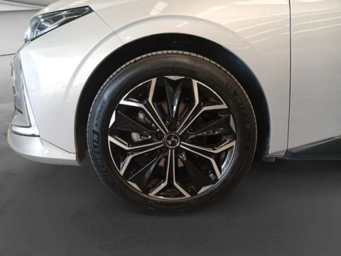 DS 4 BlueHDi 96kW auto. Étoile Alcantara@
