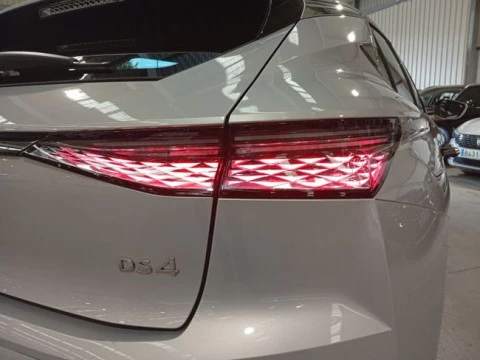 DS 4 BlueHDi 96kW auto. Étoile Alcantara@