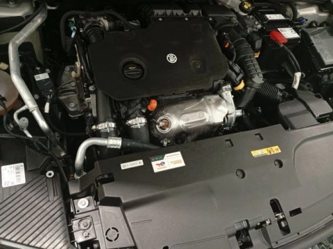 DS 4 BlueHDi 96kW auto. Étoile Alcantara@