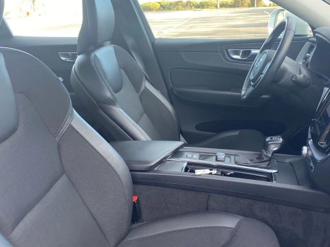 Volvo XC60 2.0 D4 MOMENTUM AUTO 4WD 5P