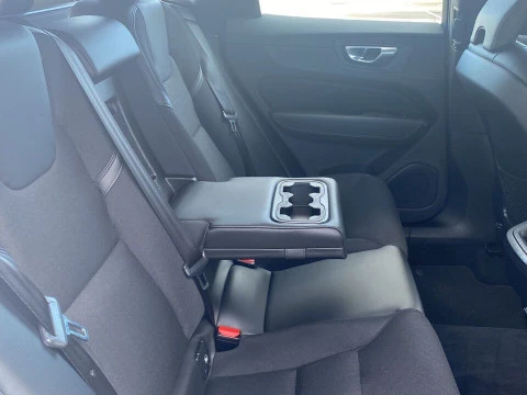 Volvo XC60 2.0 D4 MOMENTUM AUTO 4WD 5P