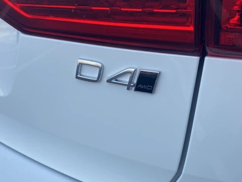 Volvo XC60 2.0 D4 MOMENTUM AUTO 4WD 5P