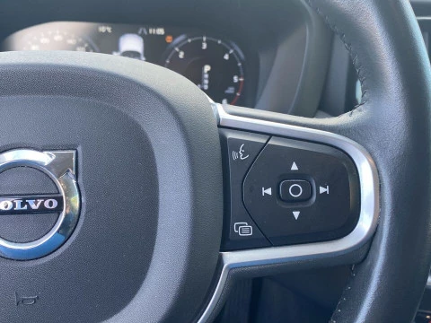 Volvo XC60 2.0 D4 MOMENTUM AUTO 4WD 5P