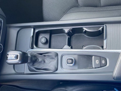 Volvo XC60 2.0 D4 MOMENTUM AUTO 4WD 5P