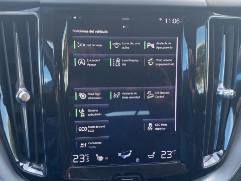 Volvo XC60 2.0 D4 MOMENTUM AUTO 4WD 5P