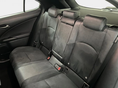 Lexus UX 2.0 300h UX Plus