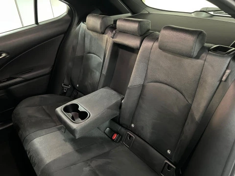 Lexus UX 2.0 300h UX Plus