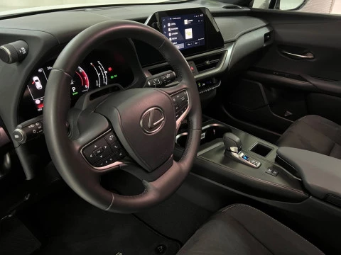 Lexus UX 2.0 300h UX Plus
