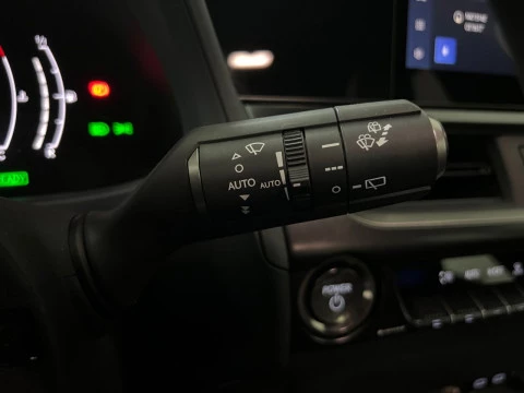 Lexus UX 2.0 300h UX Plus