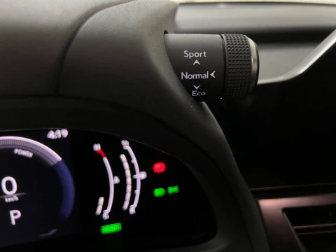 Lexus UX 2.0 300h UX Plus