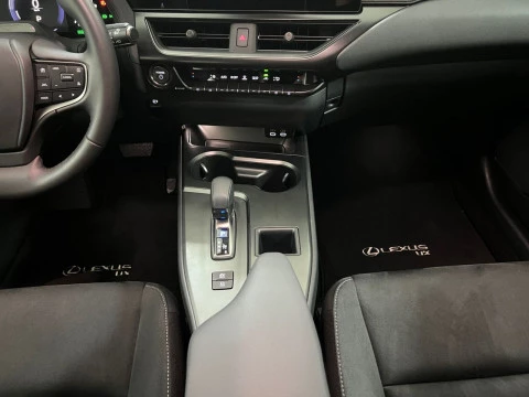 Lexus UX 2.0 300h UX Plus