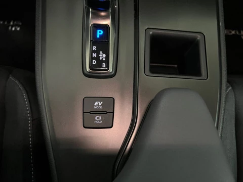 Lexus UX 2.0 300h UX Plus