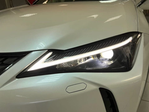 Lexus UX 2.0 300h UX Plus
