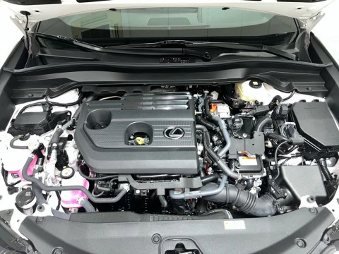 Lexus UX 2.0 300h UX Plus