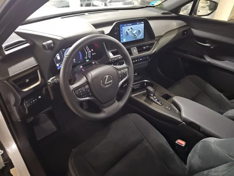 Lexus UX 2.0 300h UX Plus