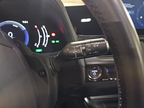 Lexus UX 2.0 300h UX Plus