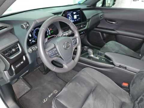 Lexus UX 2.0 300h UX Plus