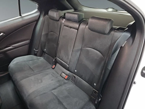 Lexus UX 2.0 300h UX Plus