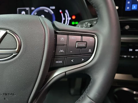 Lexus UX 2.0 300h UX Plus