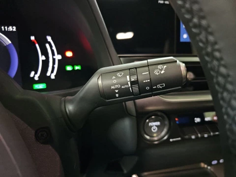 Lexus UX 2.0 300h UX Plus