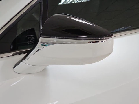 Lexus UX 2.0 300h UX Plus